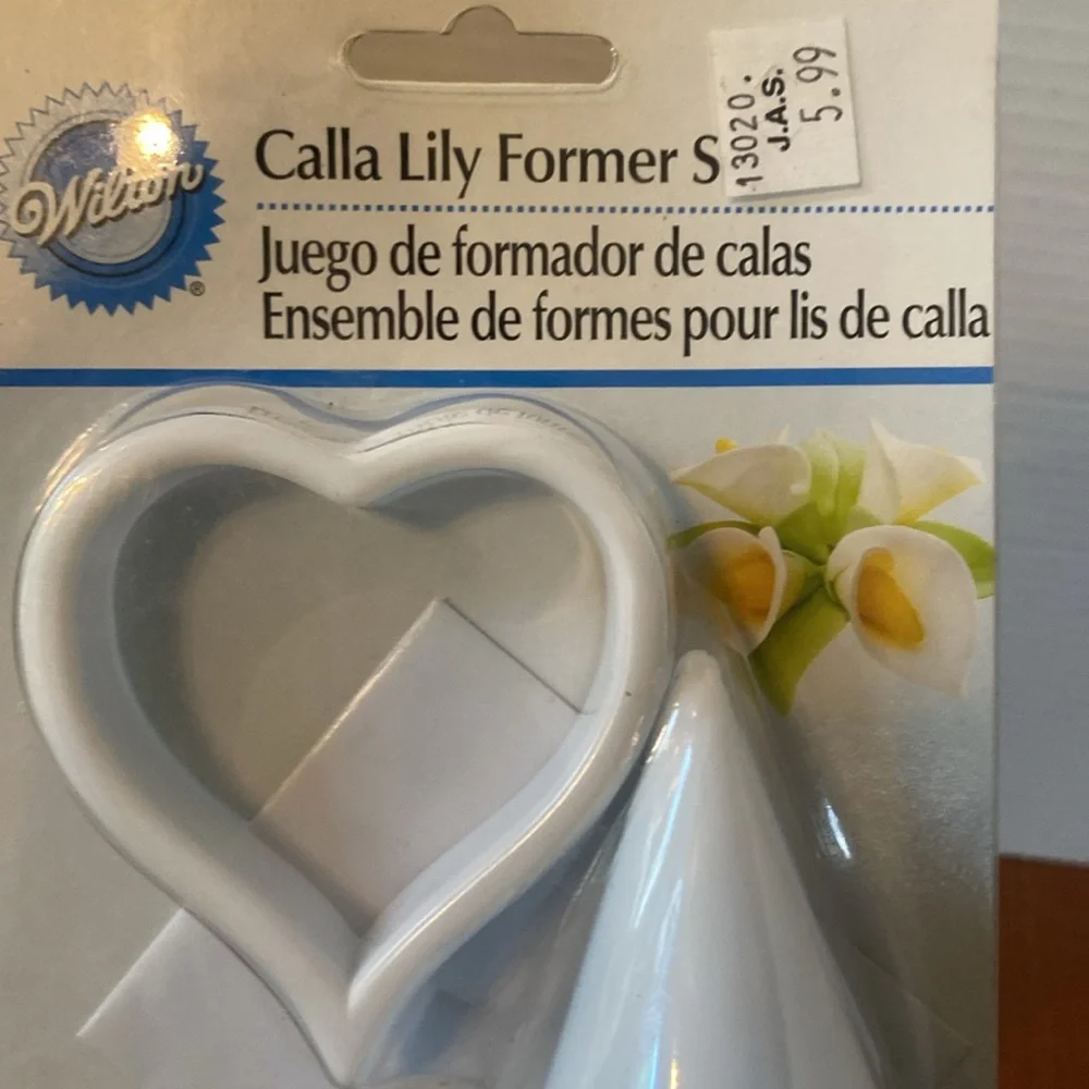 Wilton White Cake Toppers Calla Lily formers & nail set cake decorating